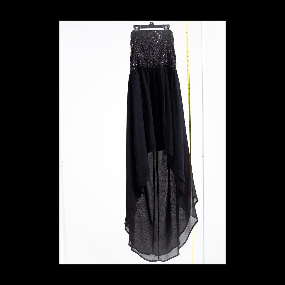 BLOW OUT Strapless, high-low